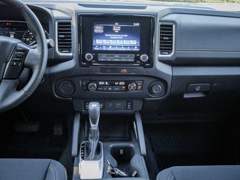 Used 2023 Nissan Frontier SV w/ SV Convenience Package image 28