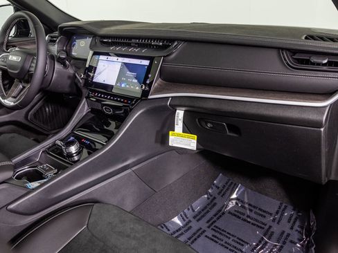 New 2026 Jeep Grand Cherokee Altitude AWD/4WD image 43