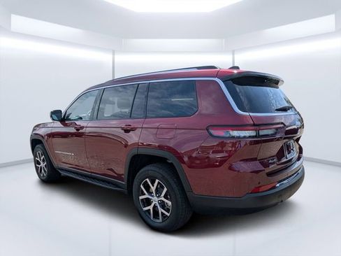 Used 2023 Jeep Grand Cherokee L Limited w/ Trailer Tow Group (B) AWD/4WD image 5
