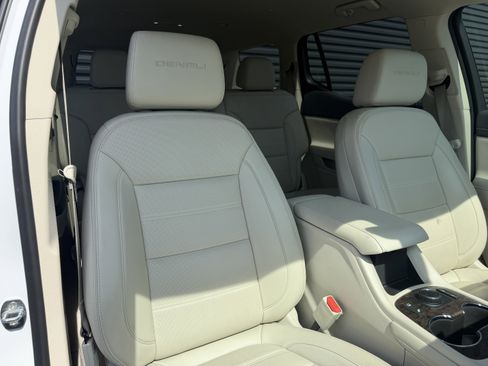 Used 2023 GMC Acadia Denali w/ Denali Technology Package FWD image 23