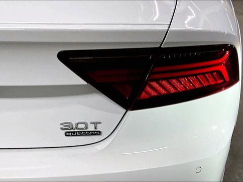 Used 2016 Audi A7 3.0T Premium Plus w/ 20" Wheel & Tire Package image 11