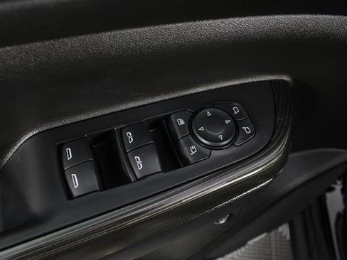 Used 2021 GMC Acadia SLT w/ Preferred Package image 17