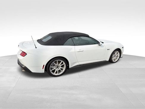 Used 2025 Ford Mustang GT Premium RWD image 11