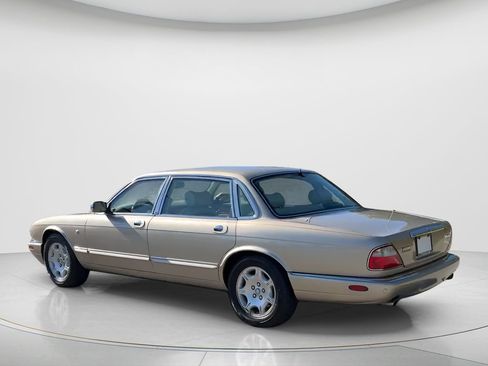 Used 2001 Jaguar XJ Vanden Plas image 3