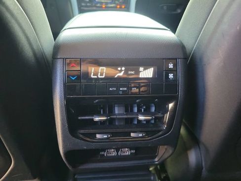 Used 2023 Jeep Grand Cherokee L Laredo RWD image 12