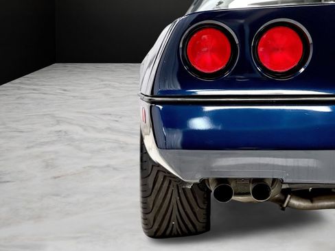 Used 1989 Chevrolet Corvette Coupe RWD image 31