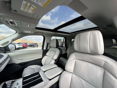 New 2026 Lincoln Navigator L Reserve w/ Jet Appearance Package AWD/4WD image 22