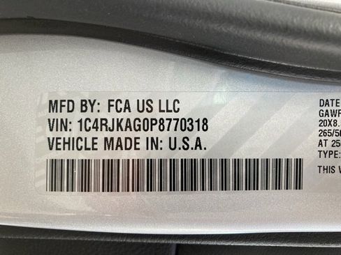 Used 2023 Jeep Grand Cherokee L Laredo image 50