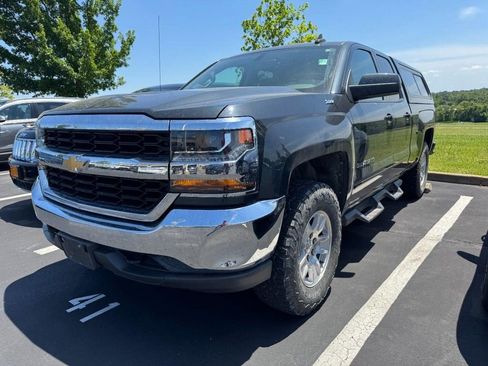 Used 2019 Chevrolet Silverado 1500 LT AWD/4WD image 3
