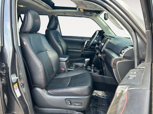Used 2018 Toyota 4Runner TRD Off-Road Premium AWD/4WD image 25
