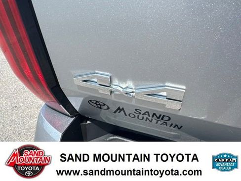 Used 2024 Toyota Tundra Limited AWD/4WD image 10