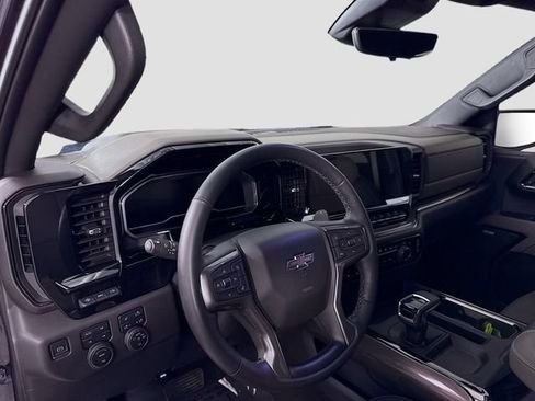Used 2023 Chevrolet Silverado 1500 ZR2 w/ Technology Package AWD/4WD image 9