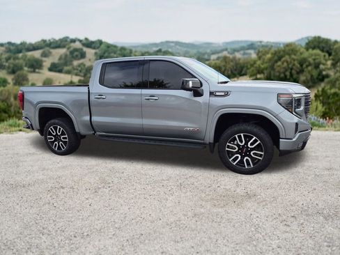 Used 2024 GMC Sierra 1500 AT4 w/ Technology Package AWD/4WD image 14