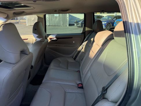Used 2007 Volvo XC70 AWD/4WD image 8