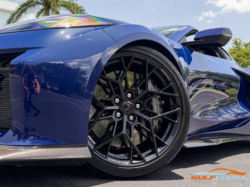 Used 2026 Chevrolet Corvette ZR1 w/ Stealth Interior Trim Package RWD image 10
