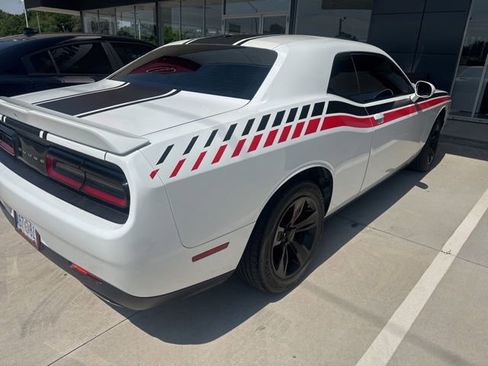 Used 2021 Dodge Challenger SXT RWD image 4