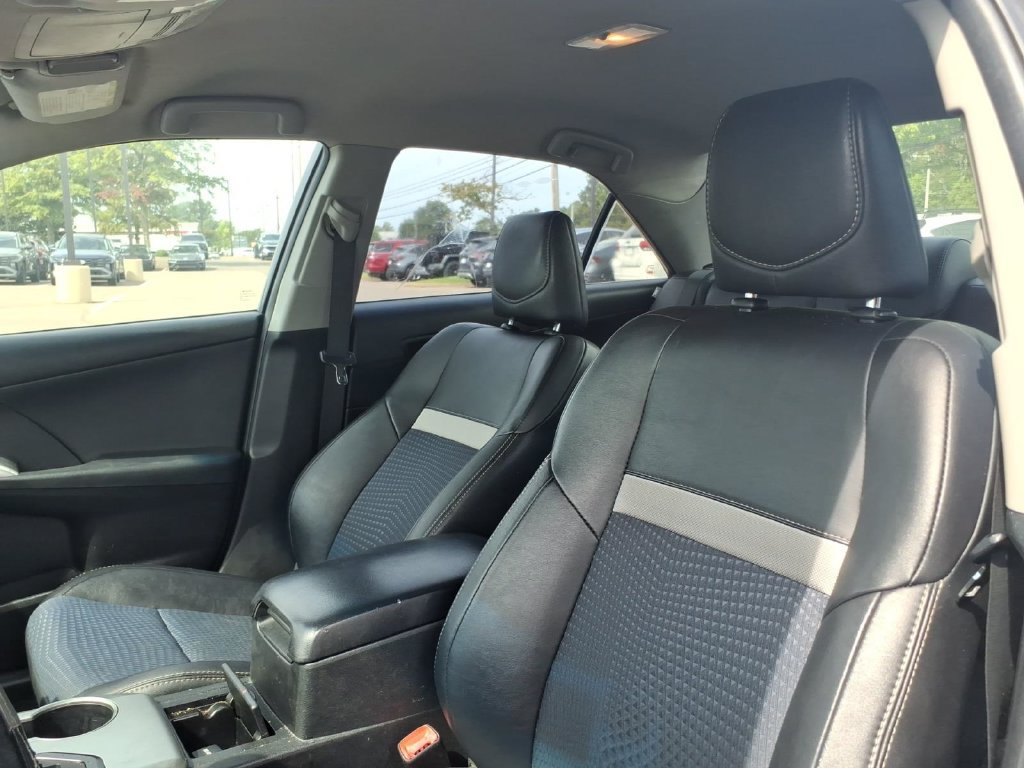 Used 2013 Toyota Camry SE FWD image 14