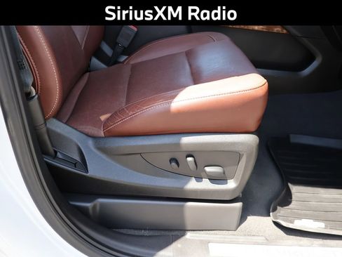 Used 2019 Chevrolet Suburban Premier w/ Premier Plus Edition AWD/4WD image 13
