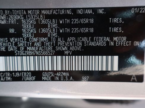 Used 2022 Toyota Highlander XLE AWD/4WD image 44