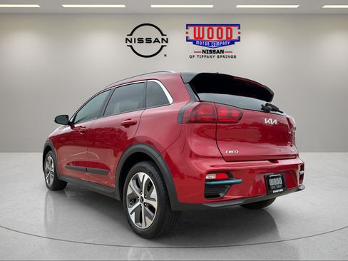 Used 2022 Kia Niro EX w/ Cold Weather Package FWD image 4