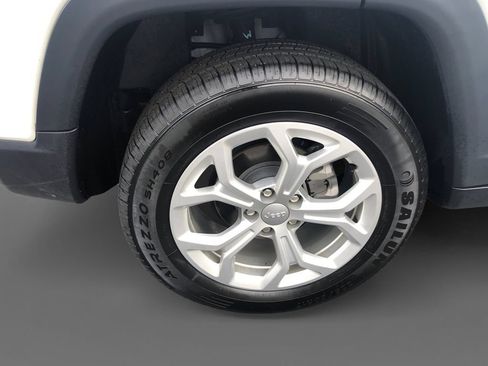 Certified 2024 Jeep Compass Latitude AWD/4WD image 10