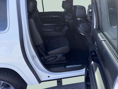 Used 2024 Jeep Grand Wagoneer L 4WD image 12