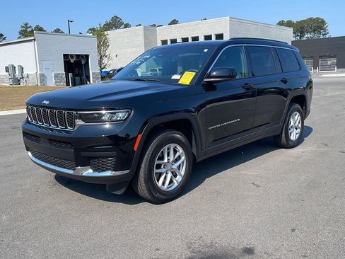 Used 2025 Jeep Grand Cherokee L Laredo w/ Luxury Tech Group I image 3