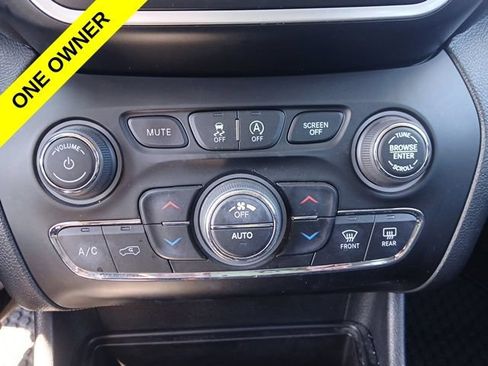 Used 2022 Jeep Cherokee Latitude Lux AWD/4WD image 24