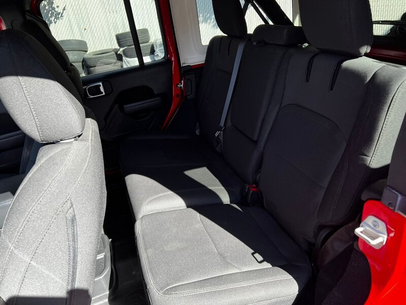 Used 2023 Jeep Wrangler Unlimited w/ Cold Weather Group AWD/4WD image 18
