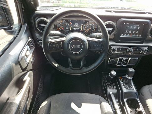 Used 2022 Jeep Gladiator Sport AWD/4WD image 11