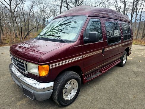 Used 2004 Ford E-250 and Econoline 250 image 12