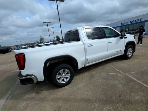 Used 2024 GMC Sierra 1500 SLE image 6