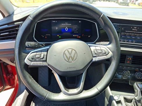 Used 2022 Volkswagen Jetta SE FWD image 16