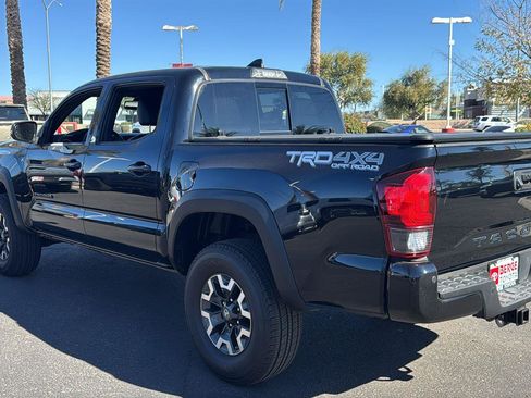 Used 2019 Toyota Tacoma TRD Off-Road image 5