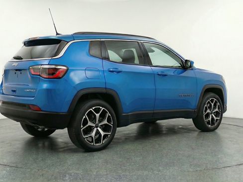 Used 2025 Jeep Compass Limited AWD/4WD image 9