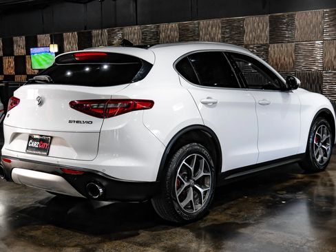 Used 2018 Alfa Romeo Stelvio Ti AWD/4WD image 8