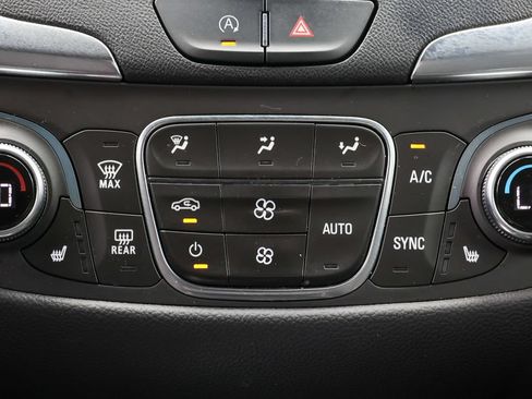 Used 2022 Chevrolet Equinox LT FWD image 13