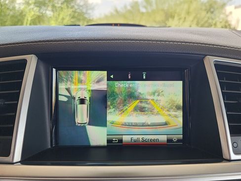 Used 2015 Mercedes-Benz GL 450 4MATIC w/ Lighting Package image 51