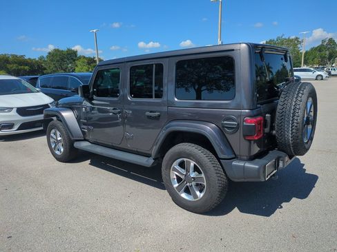 Used 2020 Jeep Wrangler Unlimited Sahara AWD/4WD image 8