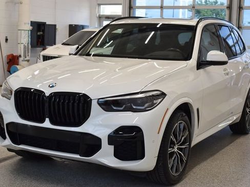 Used 2023 BMW X5 xDrive40i w/ M Sport Package AWD/4WD image 9