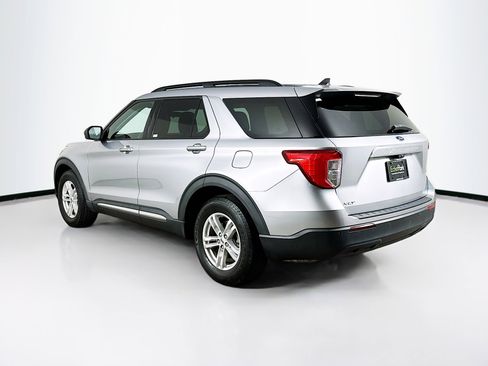 Used 2021 Ford Explorer XLT image 5