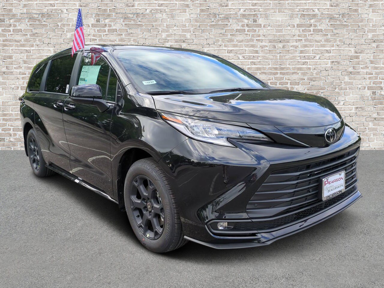 New 2026 Toyota Sienna XLE Woodland Edition AWD/4WD image 1