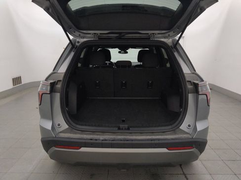 Used 2025 Chevrolet Equinox LT FWD image 29