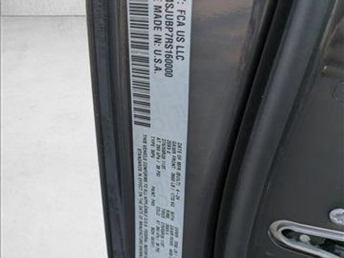 Used 2024 Jeep Wagoneer Series II image 2