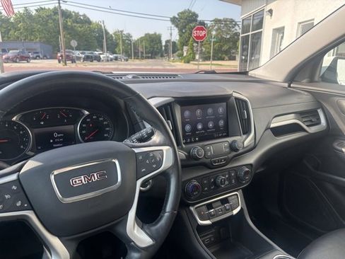 Used 2022 GMC Terrain SLT image 23