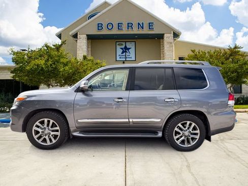 Used 2015 Lexus LX 570 4WD image 2