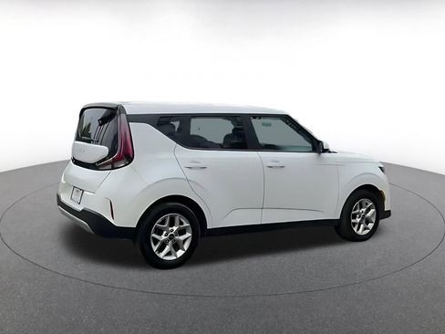 Used 2025 Kia Soul LX w/ LX Technology Package image 14