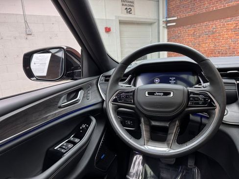 Used 2023 Jeep Grand Cherokee Overland w/ Luxury Tech Group IV image 13