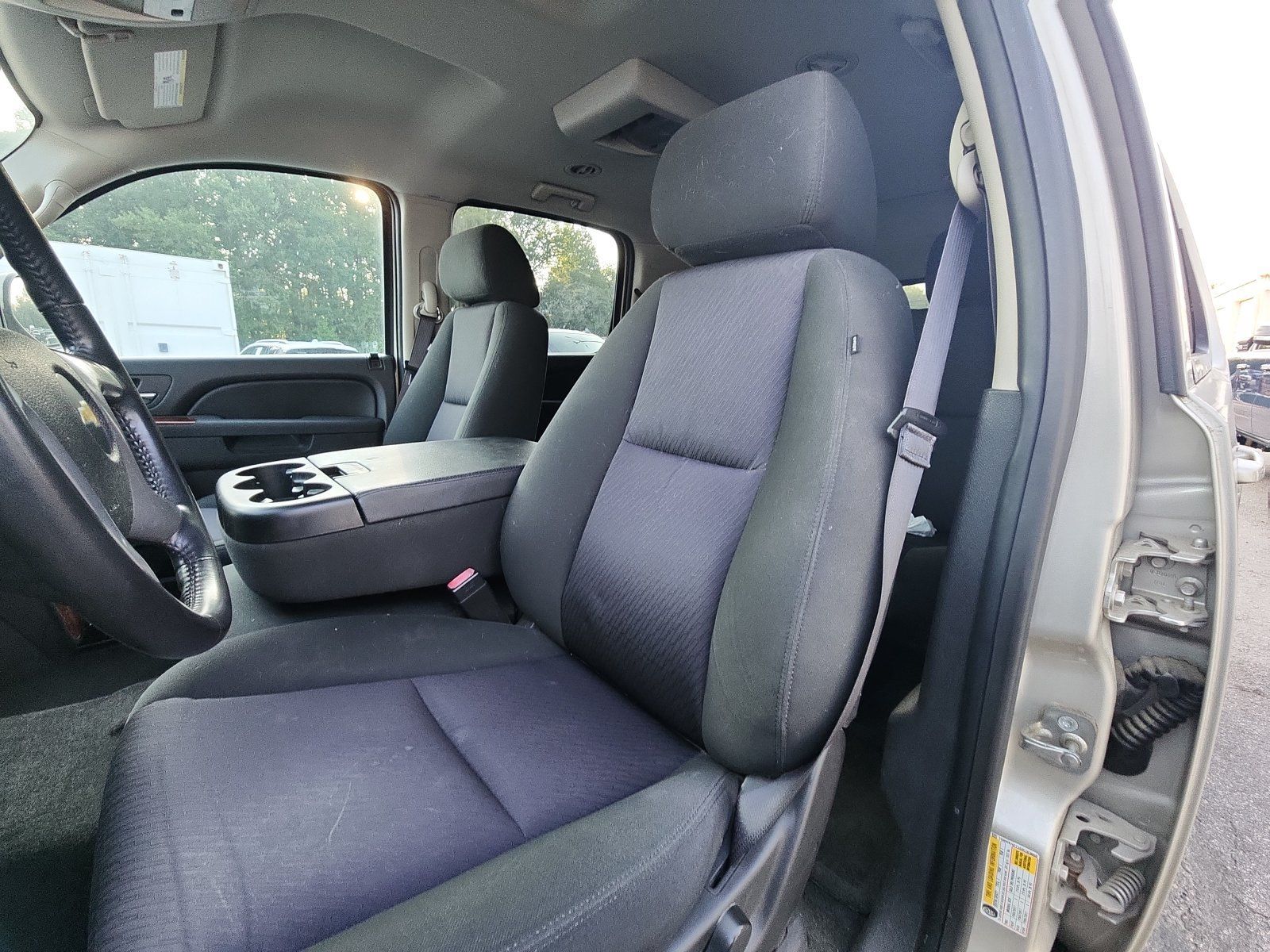 Used 2013 Chevrolet Suburban LS w/ Convenience Package 1 AWD/4WD image 18