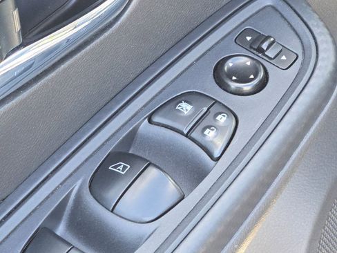 Used 2023 Nissan Versa SV image 26